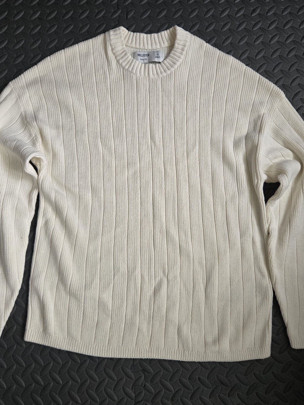 Hollister Men's Cream Cable-Rib Crewneck Sweater